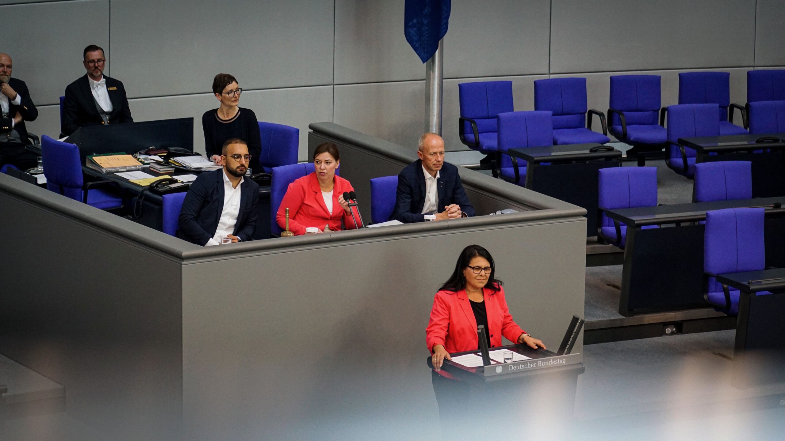 Die Bundestagsabgeordnete Gülistan Yüksel bei ihrer Rede in der Aktuellen Stunde vom 25.05.2023